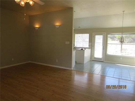 5th image of 652 Newport Dr