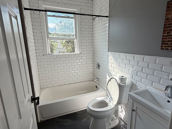 5th image of 1056 Hunterdon St