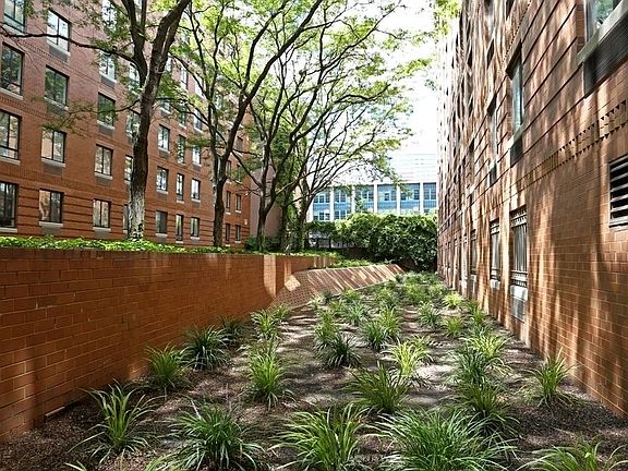 3rd image of 410 W 53rd St APT 421