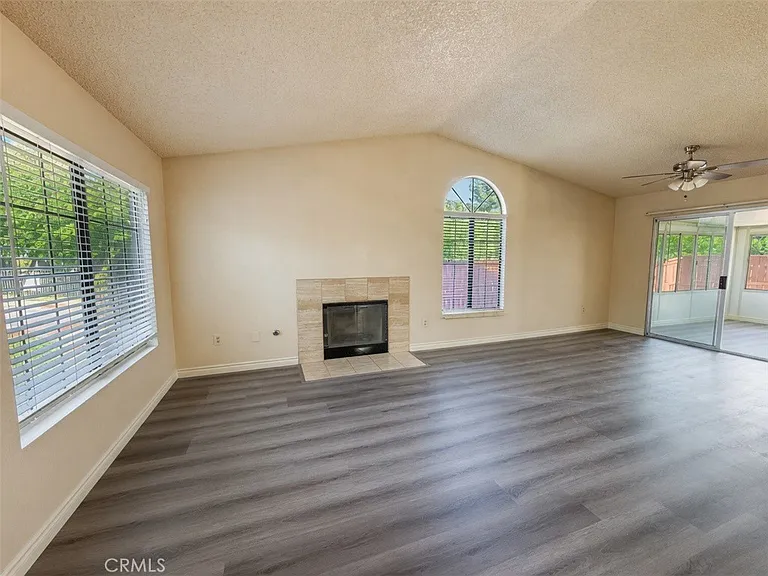 16893 Glennaire Ave — Photo 5