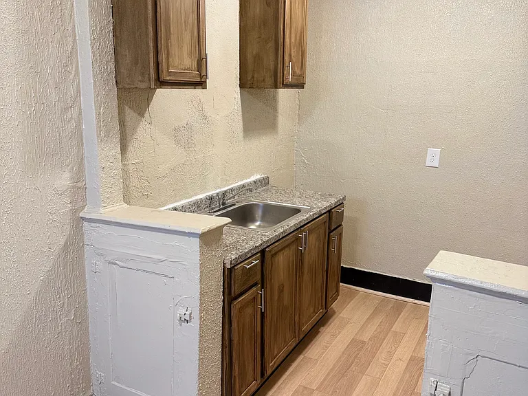 16853 Log Cabin St #2 — Photo 5