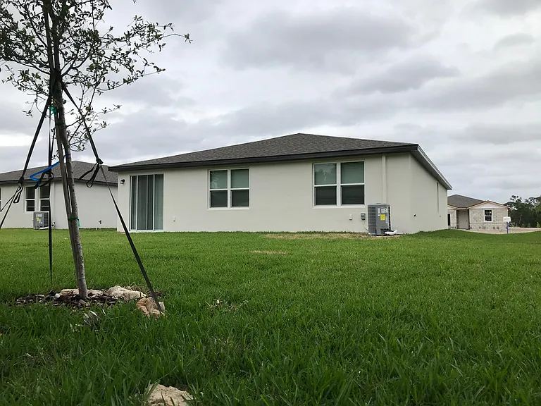 1265 Oak Valley Dr — Photo 2