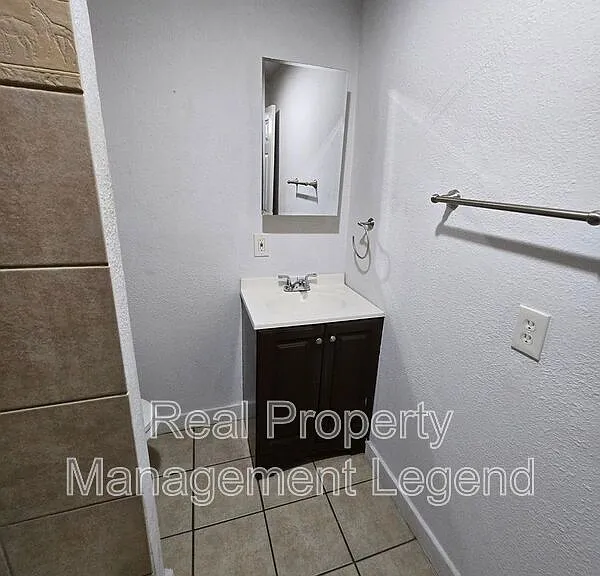 933 Gillham Rd #935 — Photo 5