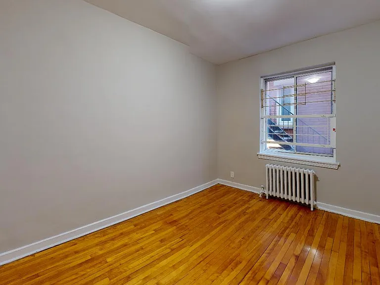 425 Elgin St — Photo 16