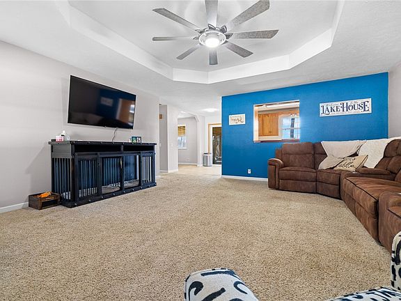 4th image of 524 W Cedar Ln