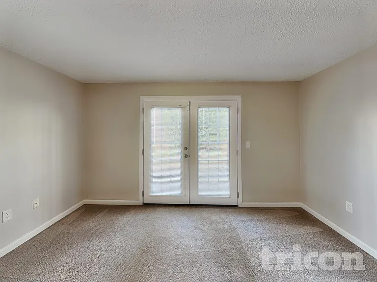 547 Horseshoe Cir — Photo 10