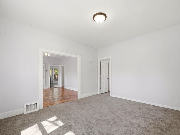 5th image of 445 N Dodge Ave