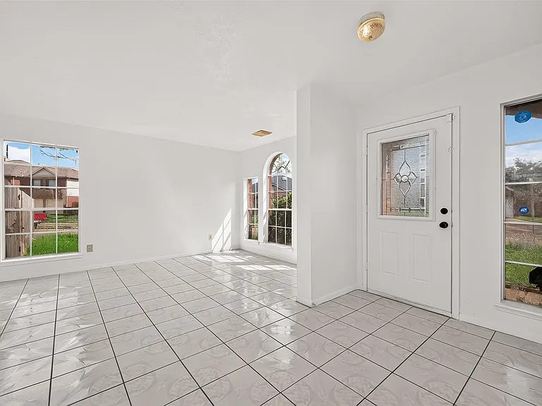 8202 Worthington Dr — Photo 6