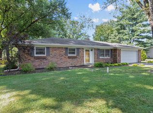 820 Eaglewood Dr, Zionsville, IN 46077