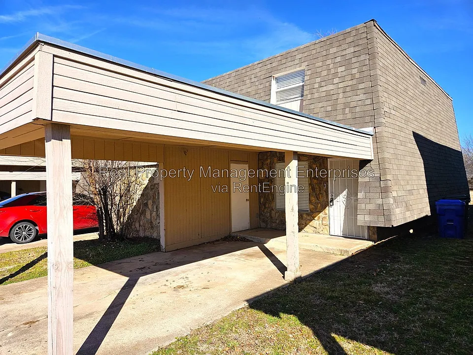1707 Beaumont Dr