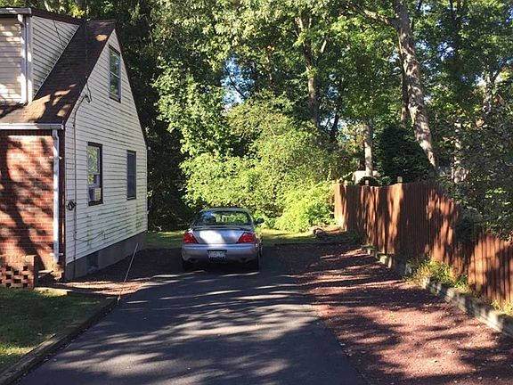 4th image of 65 Midland Ave