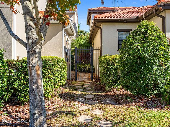 2nd image of 7045 Primavera Ln