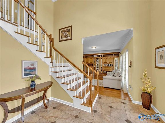 5th image of 103 Lanthorn Cir