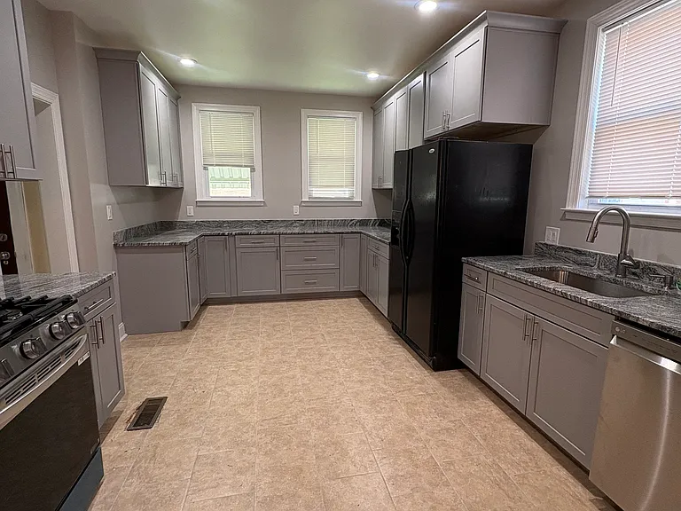 3017 7th St SE — Photo 5