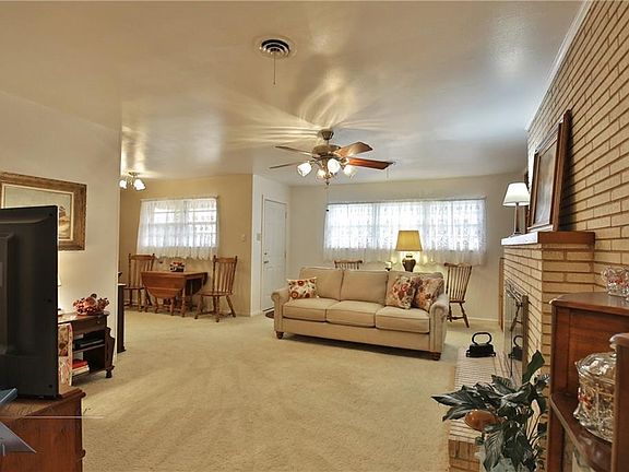 5th image of 3119 Columbia Dr