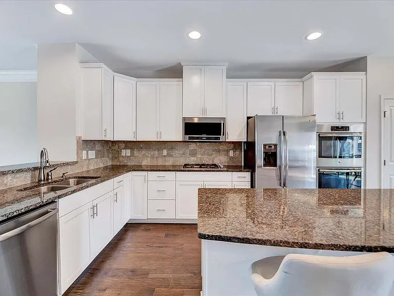 1008 Drayman Pl — Photo 17