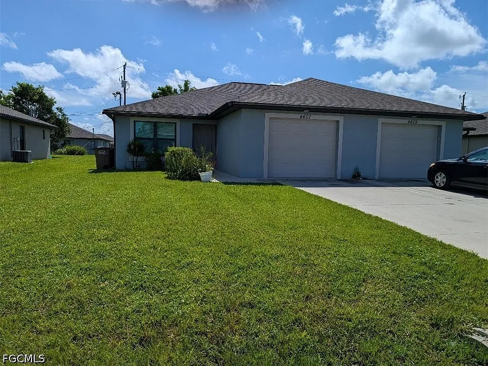 4407 SW 8th Ct