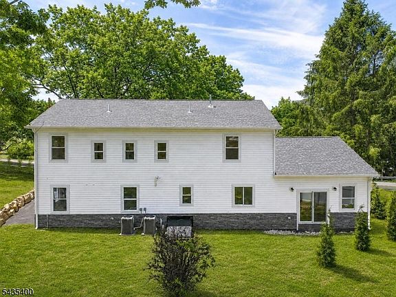 3rd image of 35 Stanhope Rd