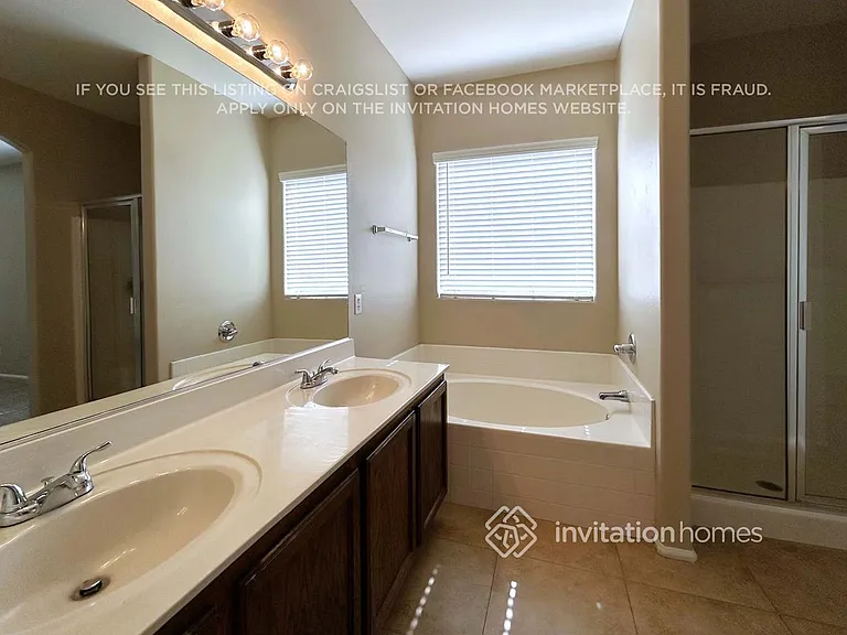 1640 S 171st Dr — Photo 14