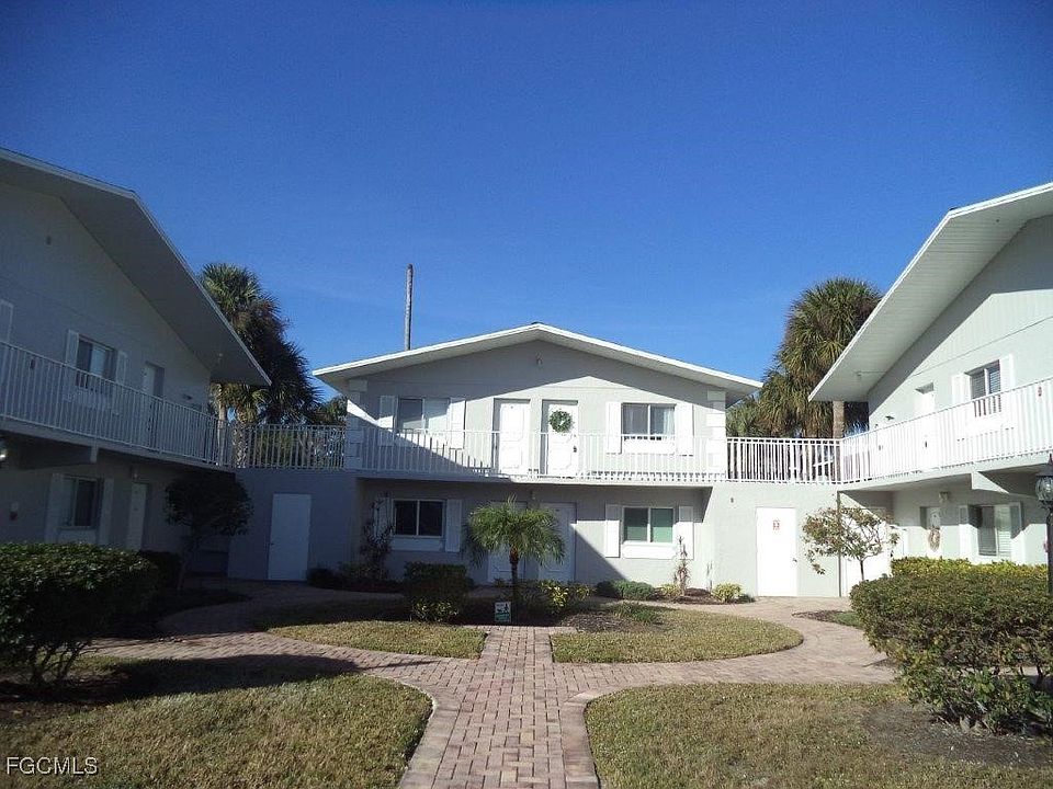 1st image of 8071 Country Rd Unit 205