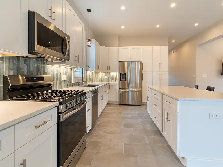 1544 Court Ave #2 — Photo 10