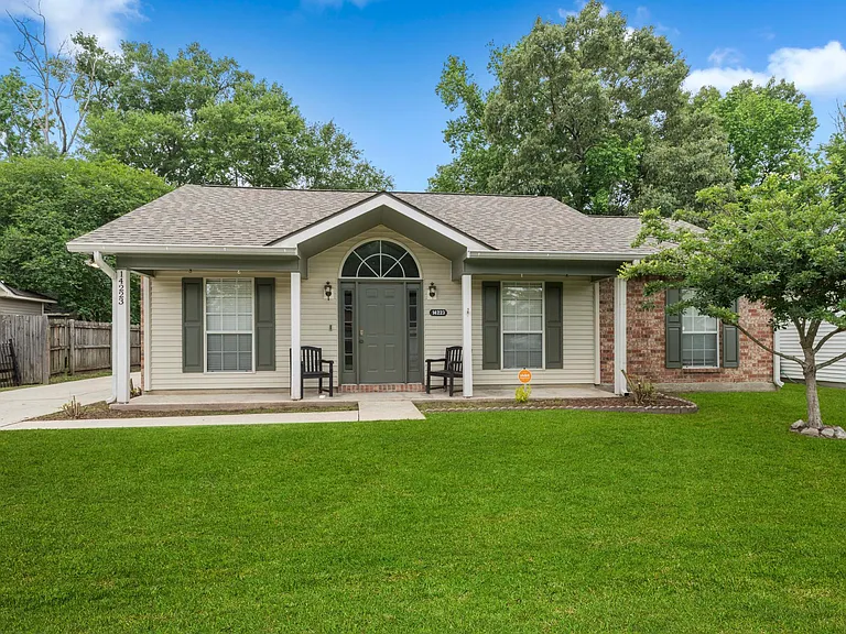 14223 Parkview Dr — Photo 1