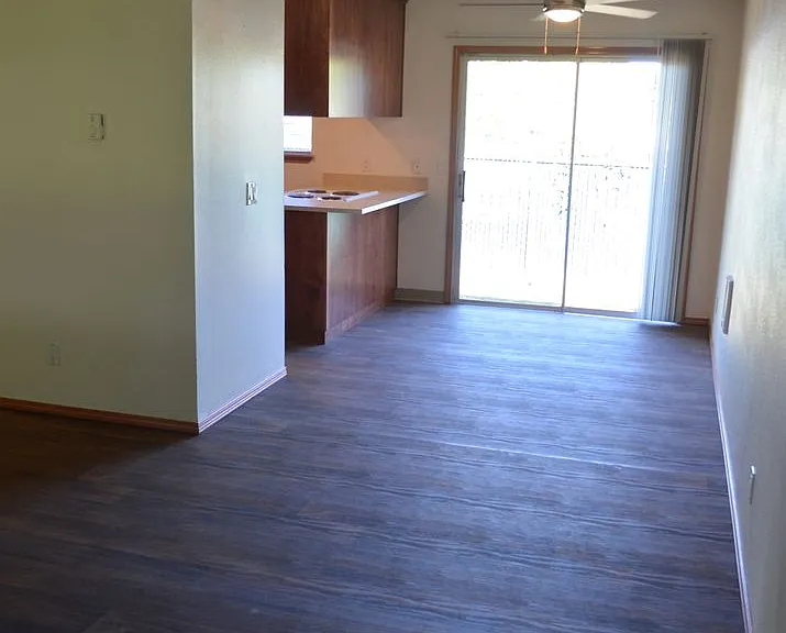 Jefferson Square Apartments — Photo 6