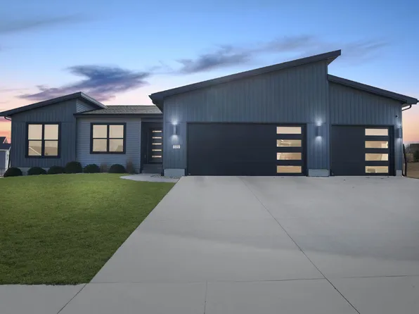 1451 Audubon Dr, Waterloo, IA 50701