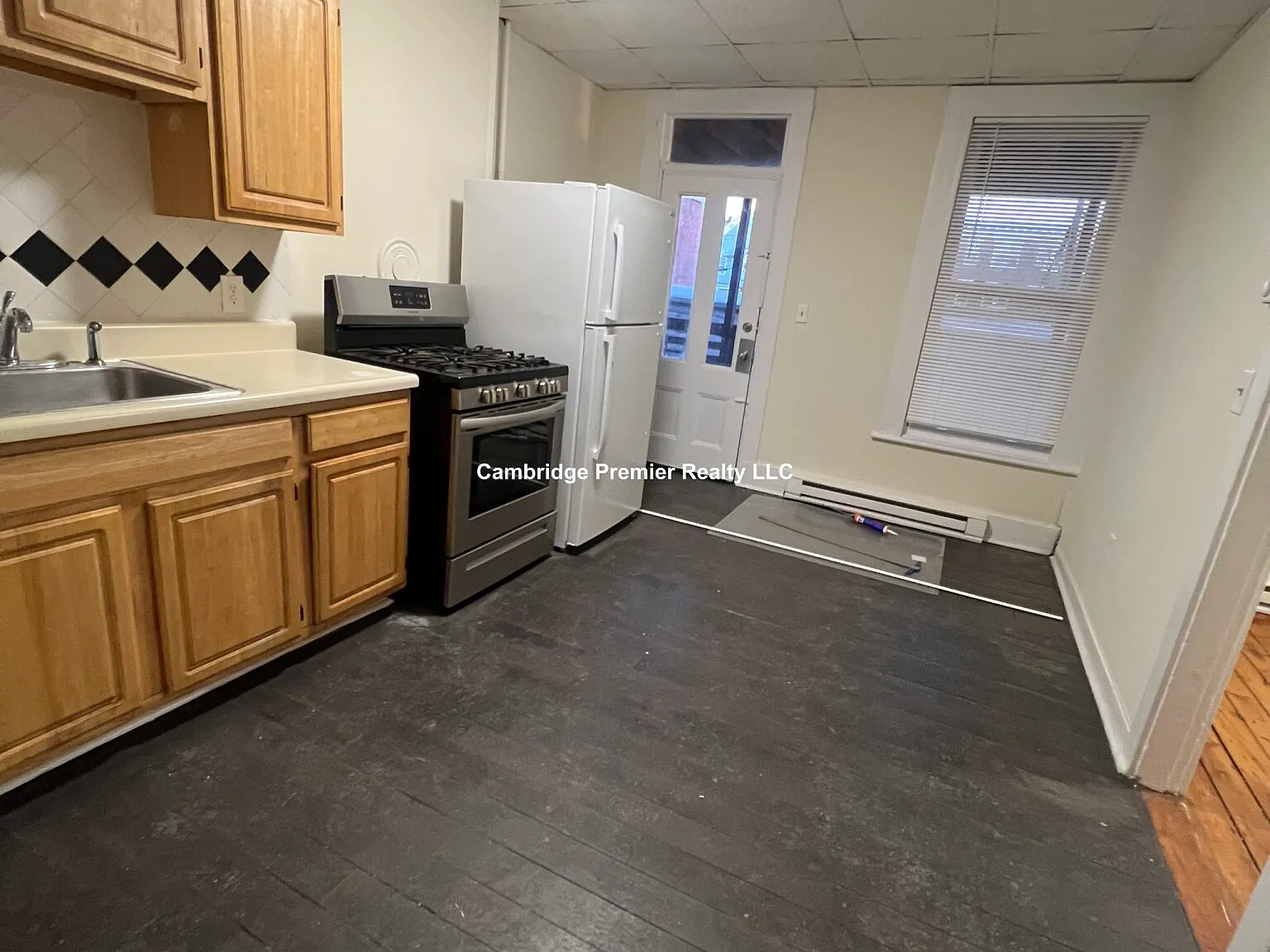 3 bed, 1200 sqft, $2,800 — Photo 3