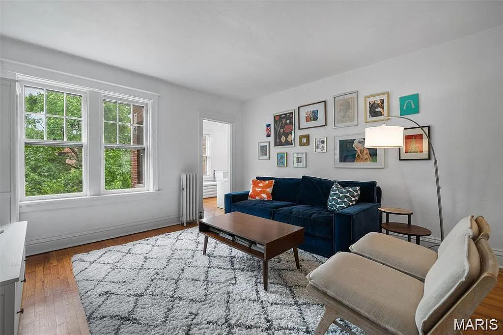 3 bed, 1.0 bath, 1437 sqft, $2,350 — Photo 4