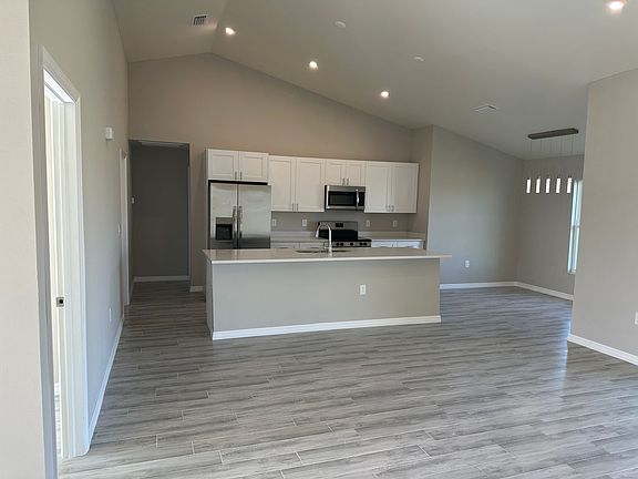 4th image of 3408 NE 9th Pl
