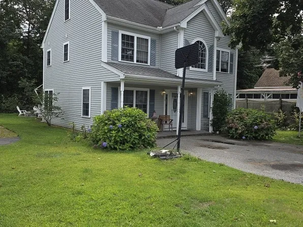 11 Orchard St, Tewksbury, MA 01876