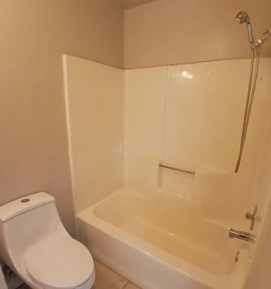 357 W Magnolia St #STUDIO — Photo 6