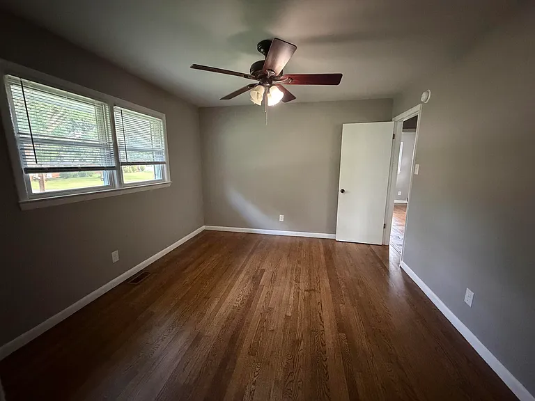 1618 Auburn Dr — Photo 7