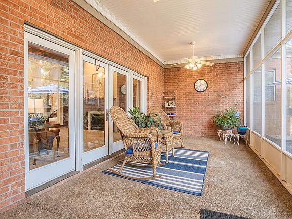 2nd image of 931 Greengate Ct