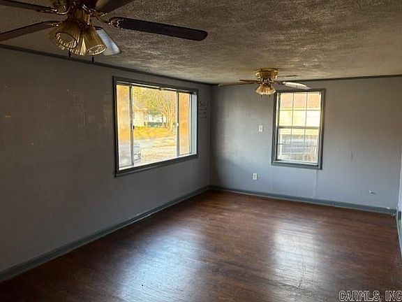 4th image of 1929 Independence Cir
