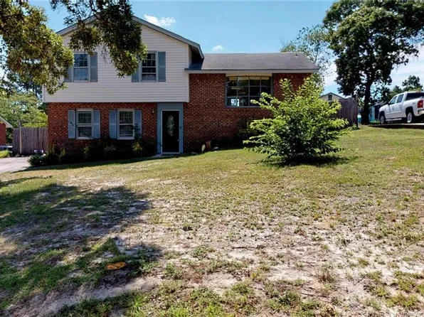457 Grayton Pl, Fayetteville, NC 28311