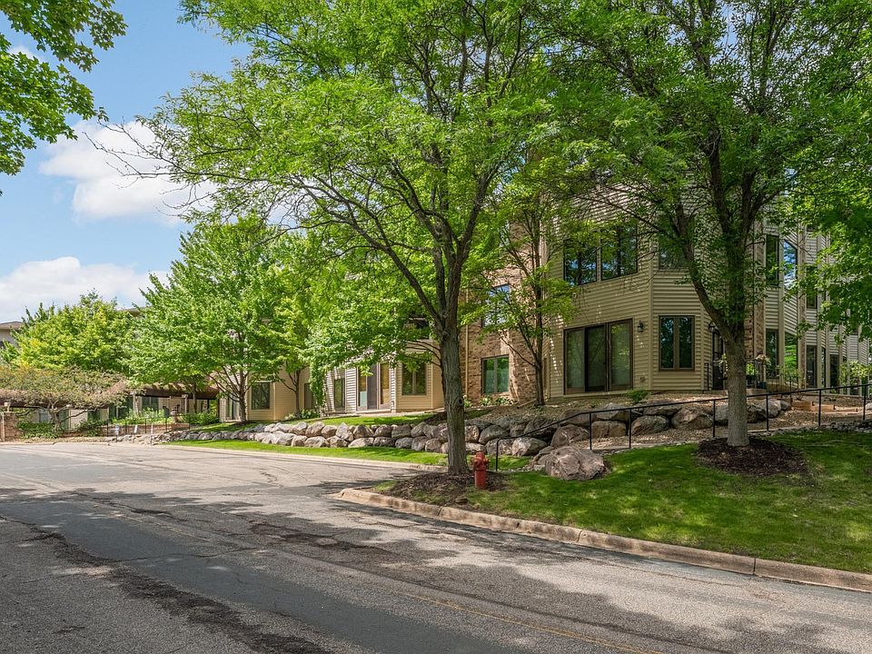1st image of 5985 Rowland Rd APT 302