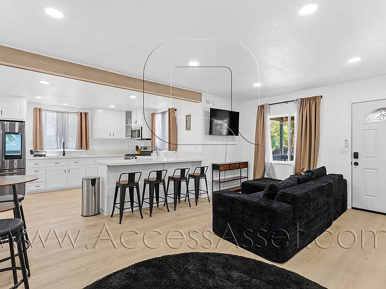 434 Highland Ave — Photo 9