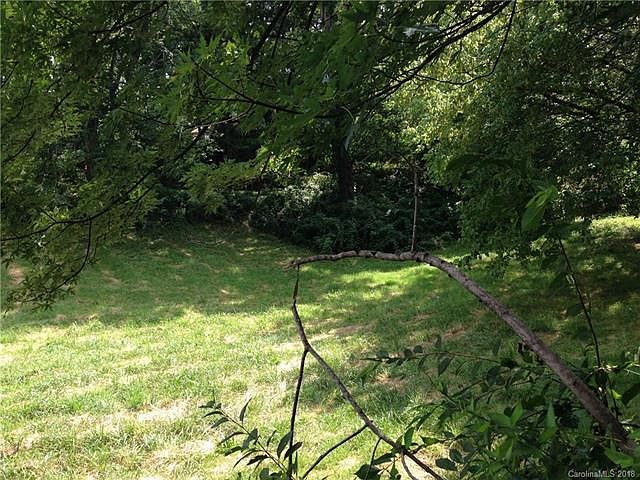 2nd image of 511 Bailey Rd