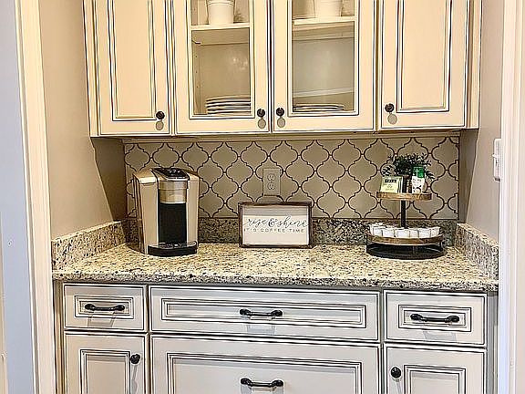 4th image of 392 Wooten Oaks Cir