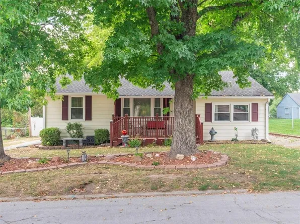 2802 S 29th St, Saint Joseph, MO 64503