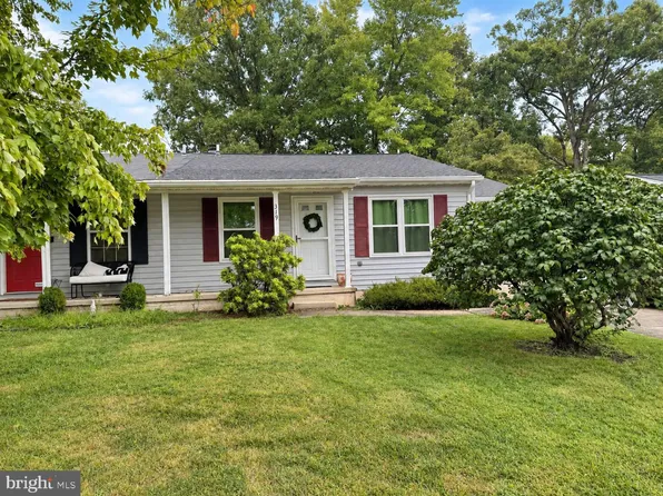 319 Frederick Dr, La Plata, MD 20646