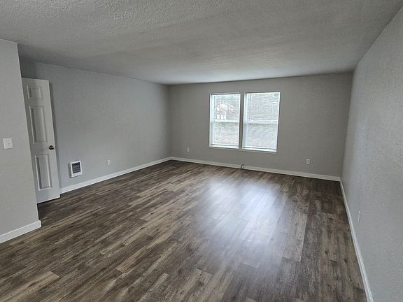 3rd image of 12705 48th Ave NE #3