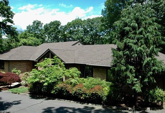 2nd image of 25 Shady Brook Ct