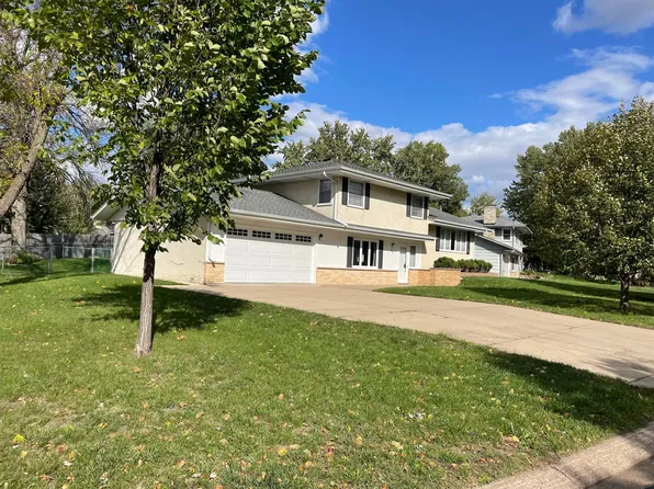 3364 Boone Cir N, Minneapolis, MN 55427