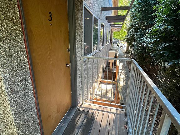 5th image of 5127 24th Ave NE #9