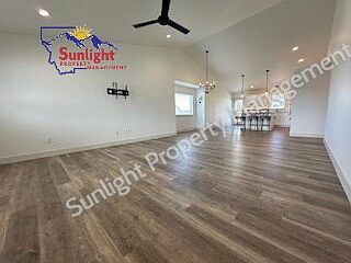 3rd image of 3048 Forbes Blvd