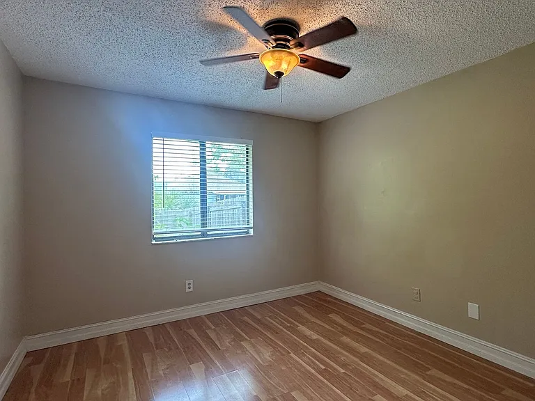 487 Carrigan Ave — Photo 14