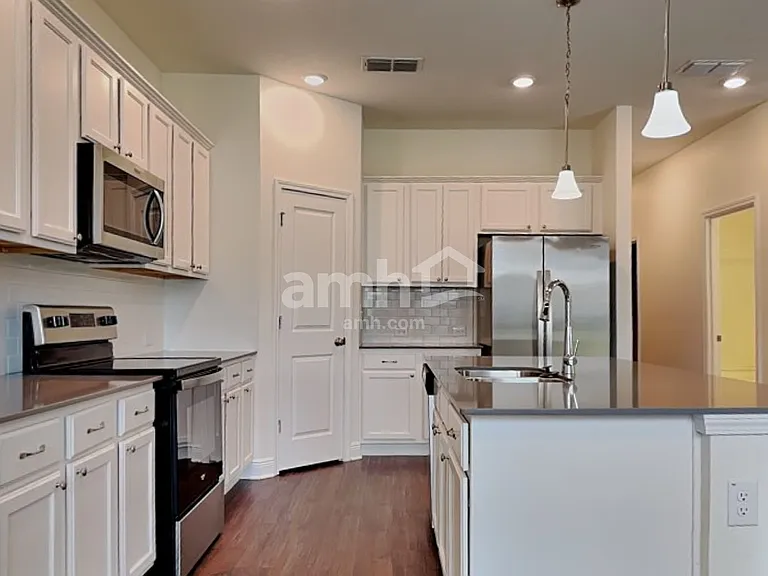 22486 Bellini Cir — Photo 3